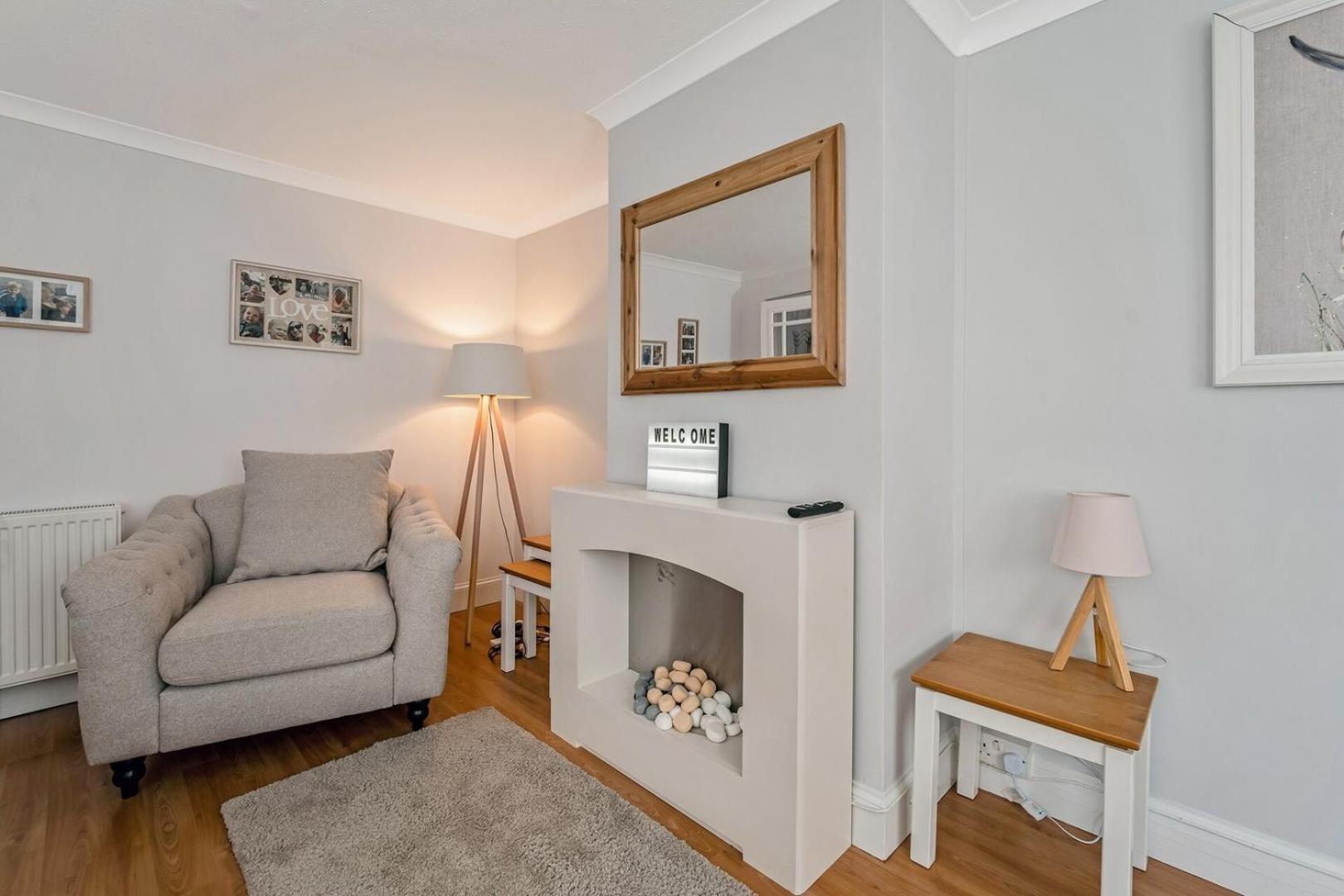 Centrally Situated 1 Bedroom House In Cumbernauld Exterior foto