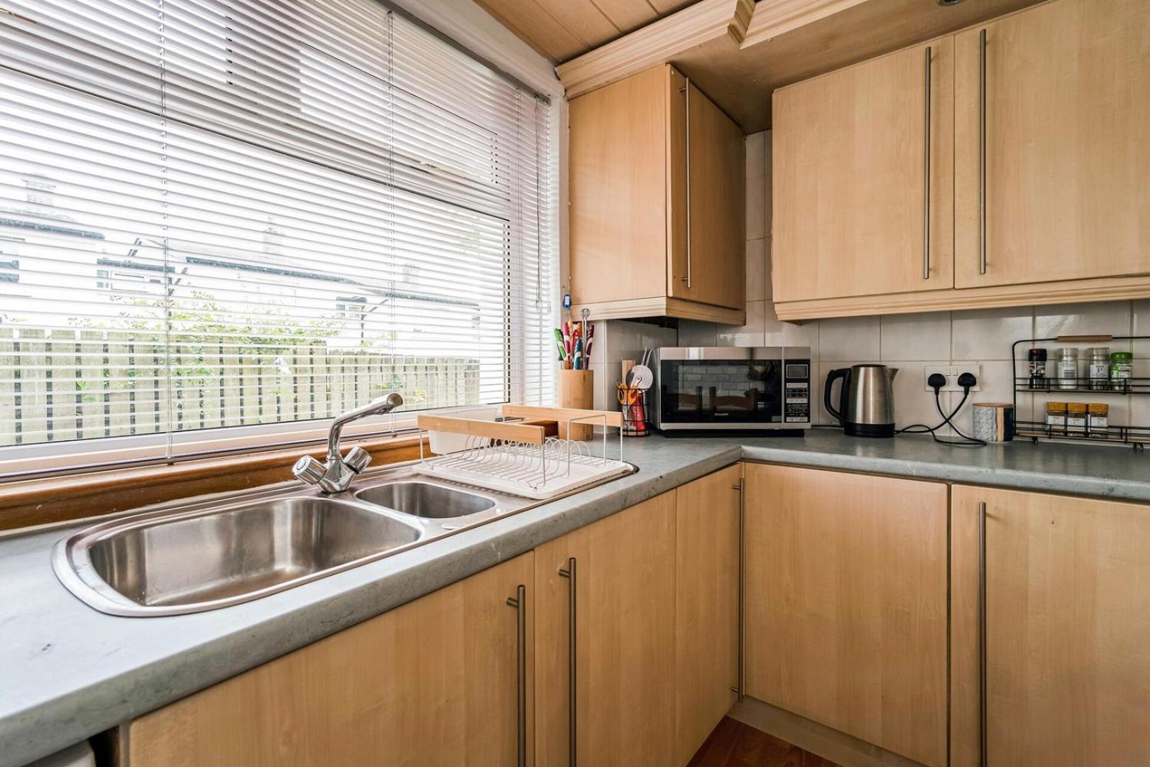 Centrally Situated 1 Bedroom House In Cumbernauld Exterior foto